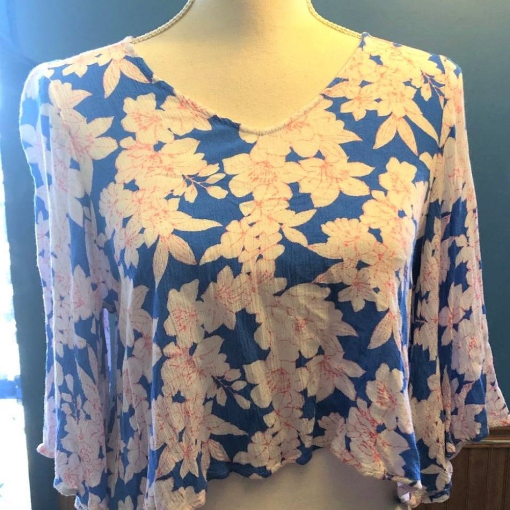 Floral Gauze Crop Top ~ Two Third Sleeve ~ Blue Pink White Baby Doll Shirt